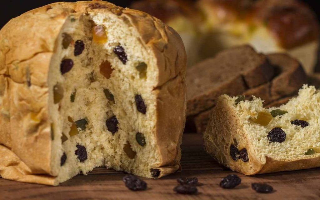 È il dolce più amato del Natale: sapete perché il ‘panettone’ ha questo nome?