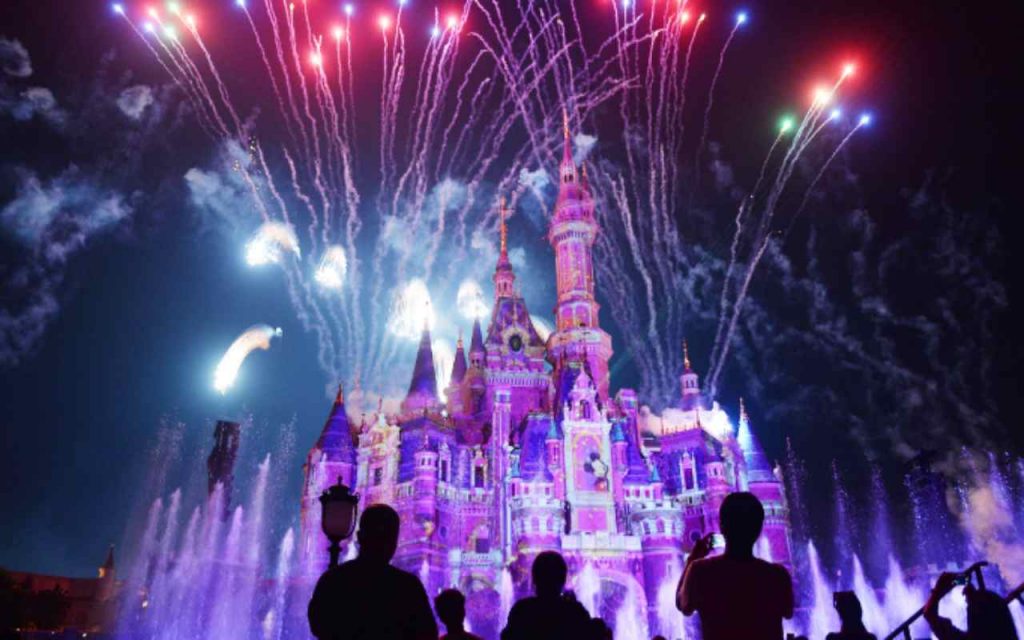 Disneyland si ‘trasforma’ per il Coronavirus: l’iniziativa eccezionale