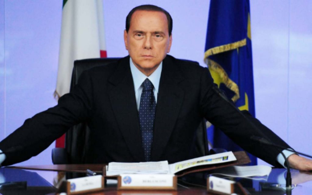 Silvio Berlusconi, rassicurazione social e telefonata ad Alba Parietti: “Mi ha commosso”