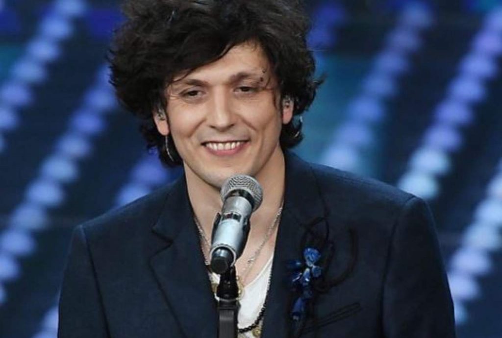 Sanremo 2021, chi è Ermal Meta: in gara con la canzone “Un milione di cose da dirti”