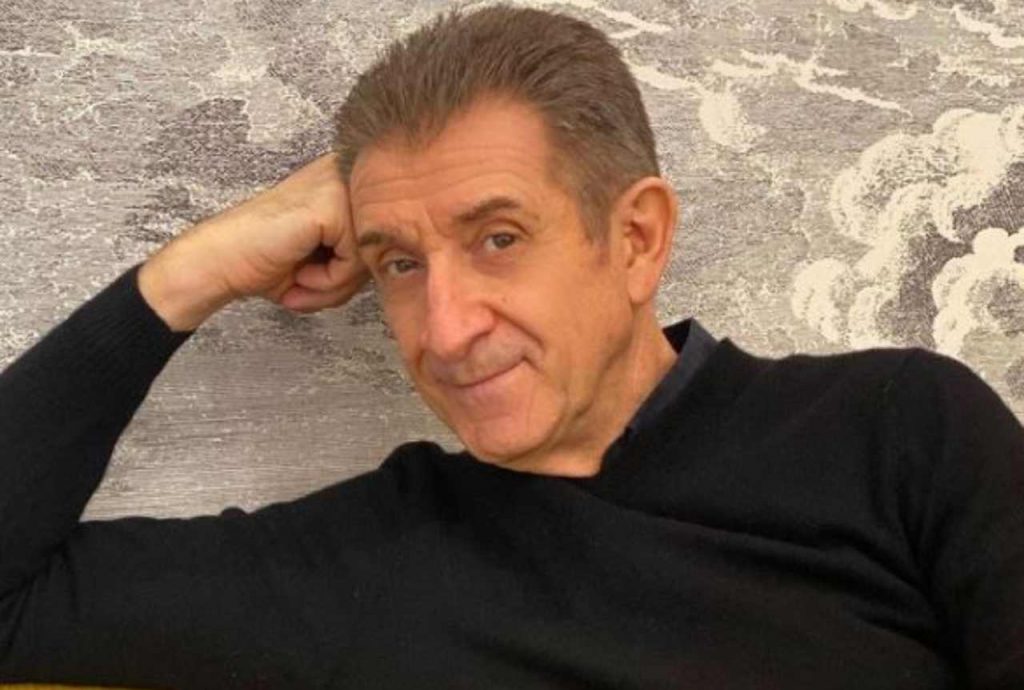 Avete mai visto la sorella di Ezio Greggio? Somiglianza pazzesca, resterete di stucco