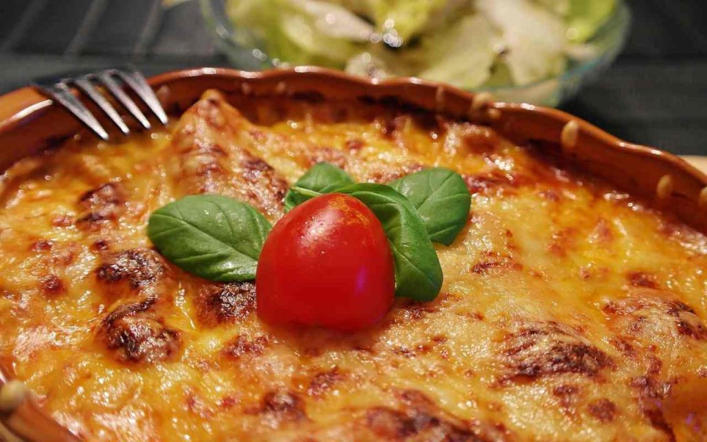 Lasagne di Carnevale, non hai mai fatto il sugo così: questo ‘dettaglio’ le renderà irresistibili!