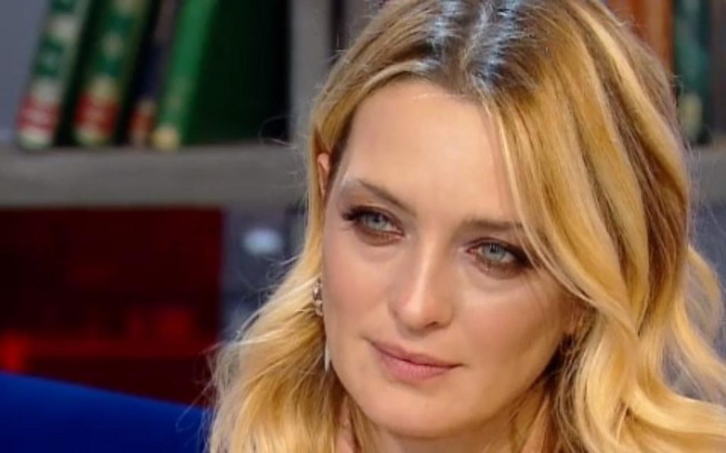 ‘La bambina che non voleva cantare’, Carolina Crescentini confessa: “Ero molto preoccupata”, inedito retroscena