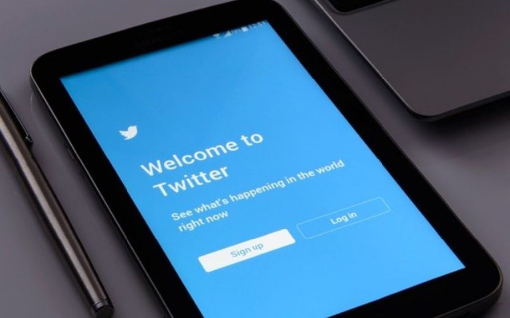 Twitter, in vista straordinaria e attesissima novità: una vera e propria “svolta” premendo un semplice tasto