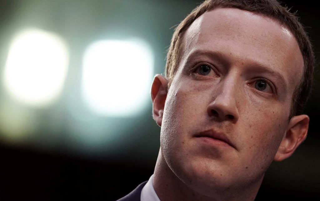 Mark Zuckerberg, l’ultima frontiera della realtà aumentata: si potrà fare dal 2030