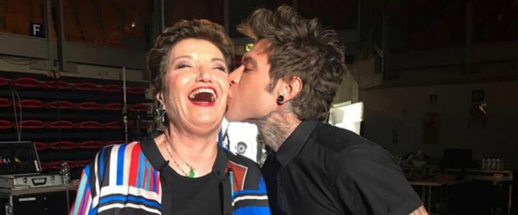 Fedez e Mara Maionchi insieme | La sorpresa