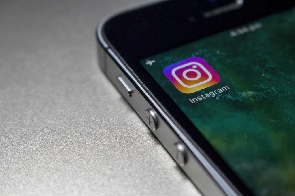 Instagram: con questo ‘trucchetto’ non sarete più aggiunti nelle chat indesiderate