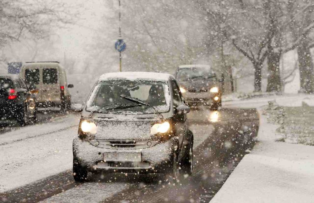 Previsioni meteo, torna l’inverno: ondate di freddo e neve anche in pianura