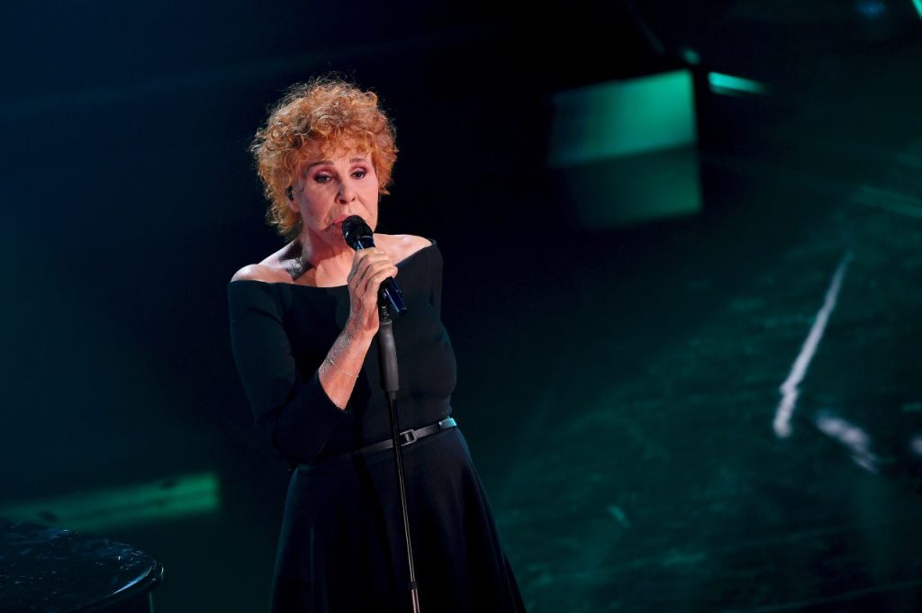 Ornella Vanoni, la ‘ribelle’ della musica italiana: ricordate com’era agli esordi? Irriconoscibile!