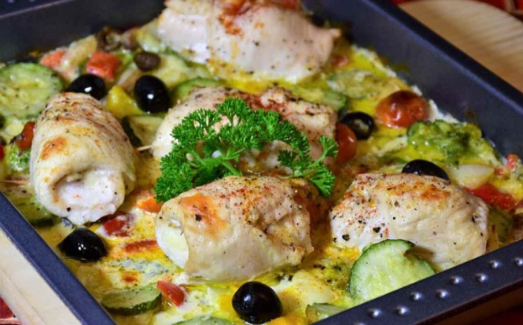 Involtini di pollo in padella: ripieno cremoso con un semplice “trucco”, una vera squisitezza!