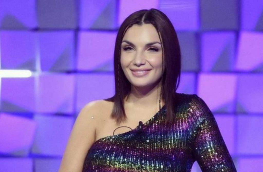 Elettra Lamborghini, scioccante annuncio: “Mi prendo una pausa”