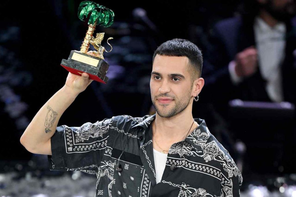 Mahmood, incredibie rivelazione: “Sono confuso” | Il racconto