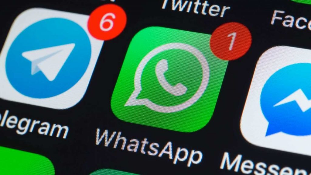 WhatsApp chiude? Cinque app migliori per messaggiare | La svolta