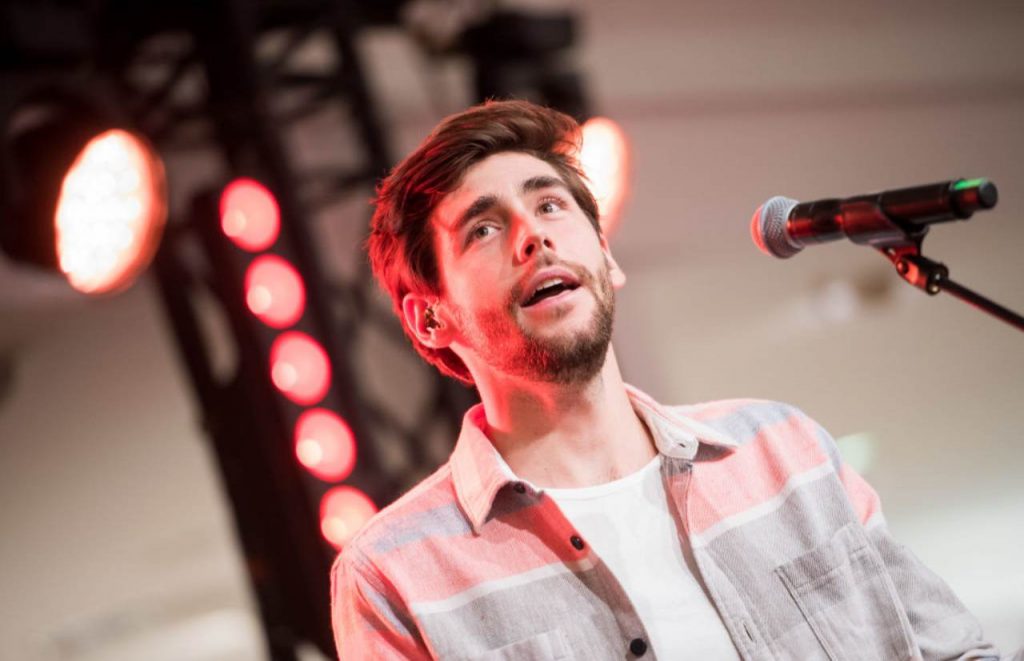 Alvaro Soler, in cosa è laureato il famoso cantante spagnolo?