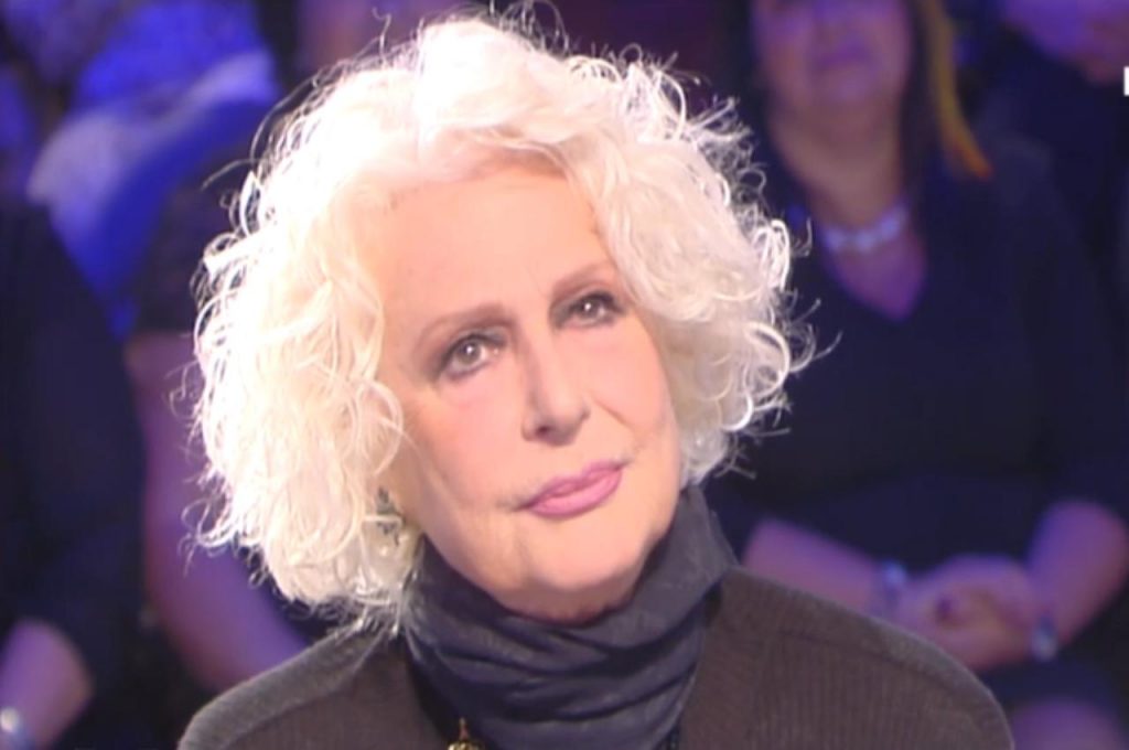 Loretta Goggi, il curioso aneddoto dal passato: “Mi ha lasciata in mezzo alla strada”