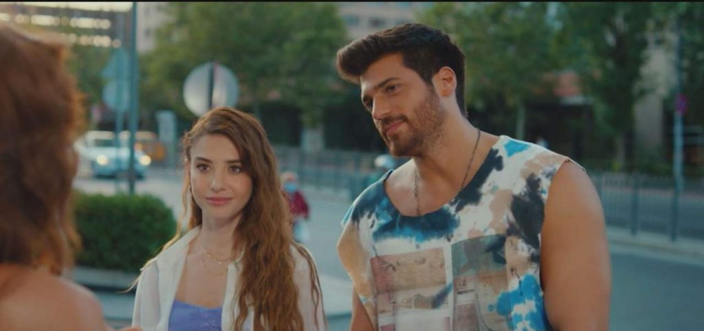 Can Yaman rischia grosso, i fan esplodono sui social