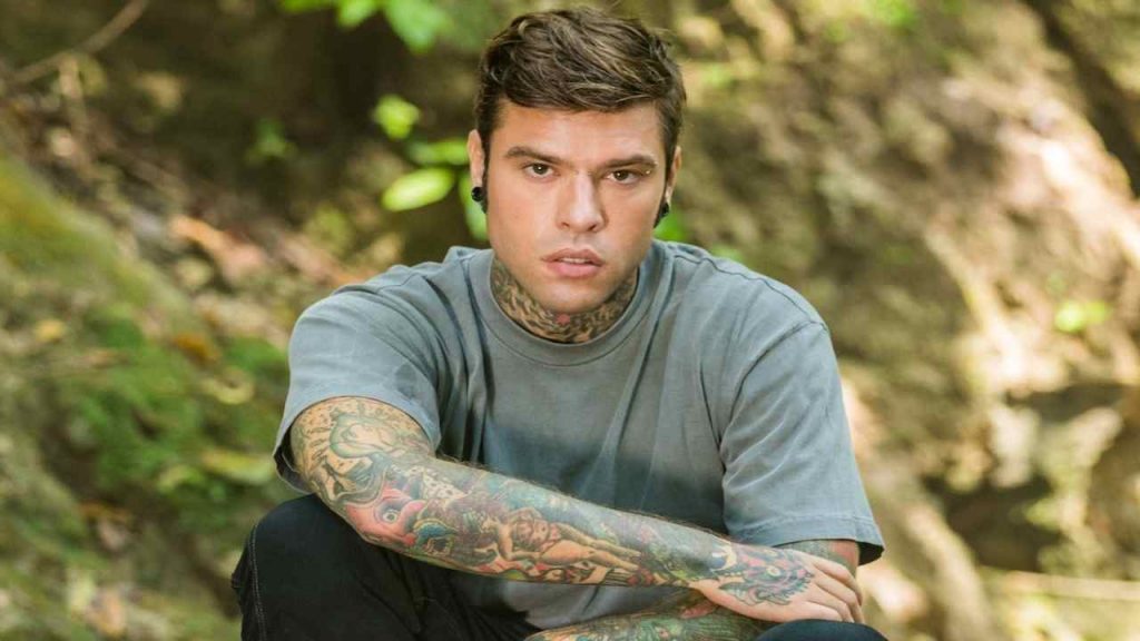 Fedez, non immaginereste mai che titolo di studio ha: insospettabile!