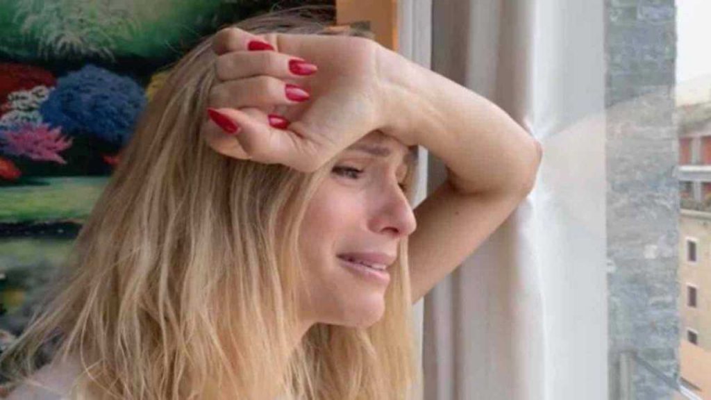 Michelle Hunziker, il racconto senza precedenti: “sul letto con un coltello in mano”