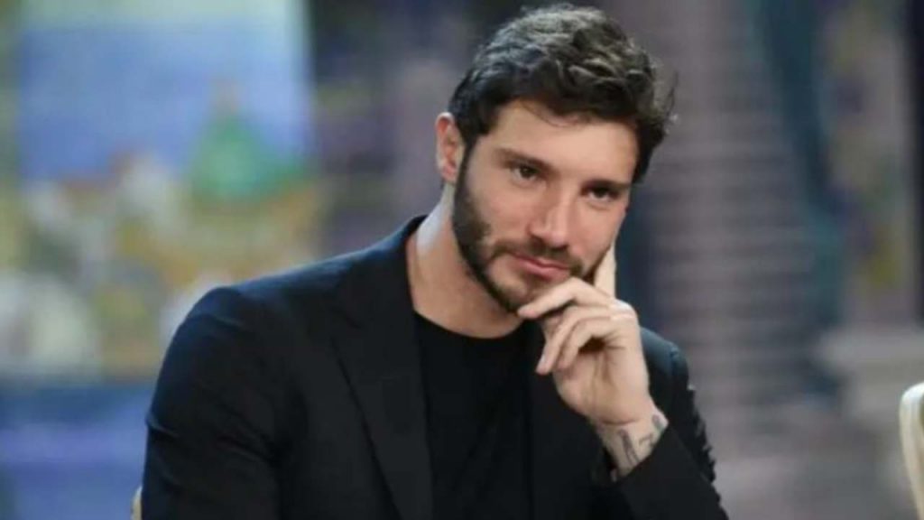 Stefano De Martino fa ingelosire un attore famosissimo | La moglie senza freni