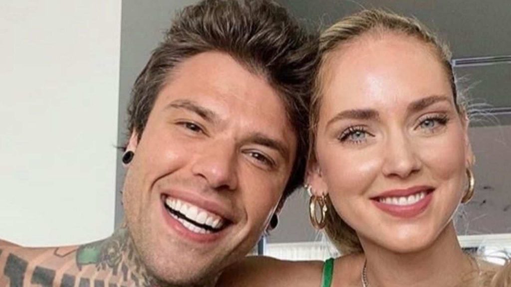 Chiara Ferragni e Fedez danno il benvenuto alla loro nuova creatura | Fan in delirio