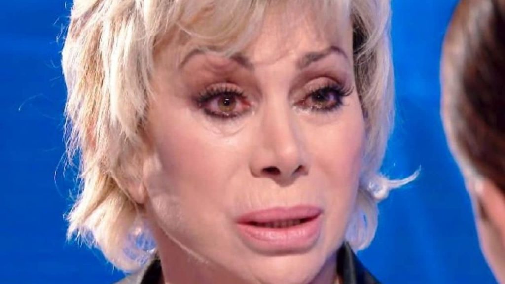 Carmen Russo è ancora all’oscuro: brutte notizie per l’inquilina del Gf Vip