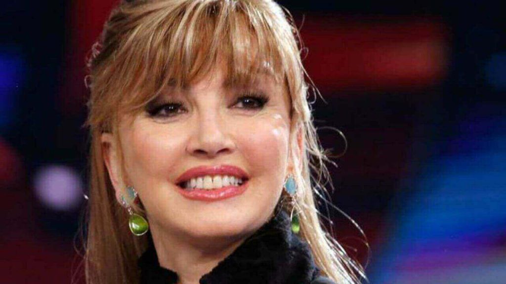 Milly Carlucci, bel risveglio per lei | I fan vanno in estasi