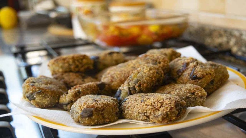 Come preparare le polpette di melanzane: la ricetta velocissima e super gustosa