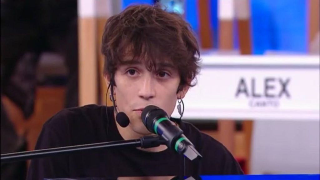 “Alex ti amo”: l’inaspettata dichiarazione gela lo studio di Amici