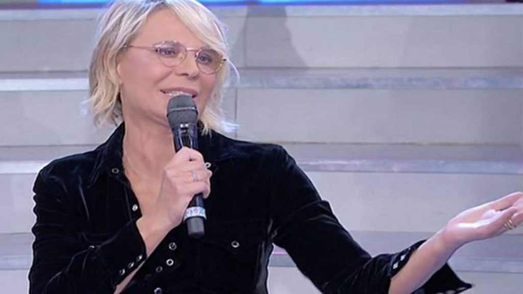 Amici, Maria se lo fa sfuggire: “sei veramente una stro…”