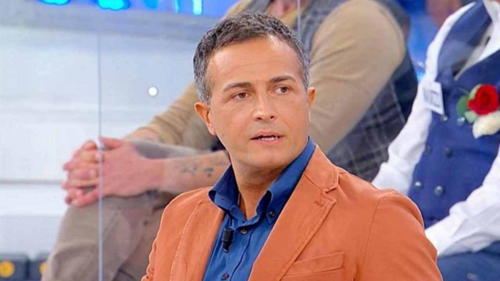 Riccardo Guarnieri, mai visto conciato così a UeD: spunta lo scatto inedito