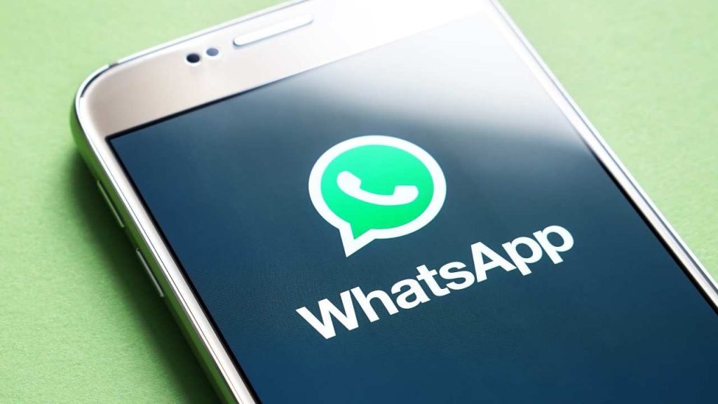 Whatsapp: la nuova truffa di Natale | Così svuotano i conti correnti