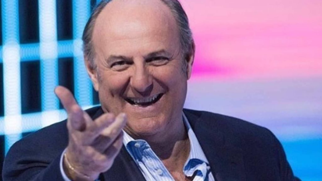 Gerry Scotti, meraviglioso annuncio | La sua collega spiffera: “ho pianto”