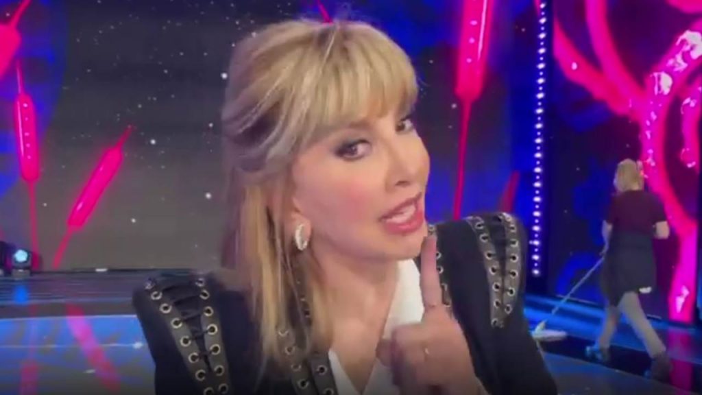 Milly Carlucci senza freni sulla giuria: “perché loro fanno gli splendidi…”