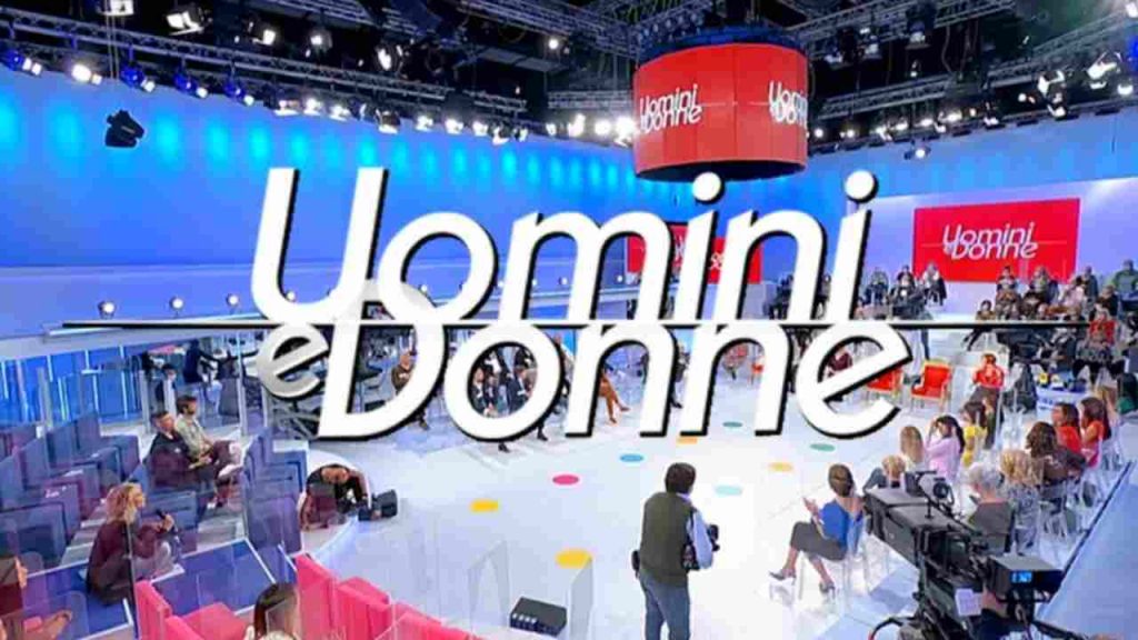 Uomini e Donne, scoppia lite al centro studio: “arrenditi!”