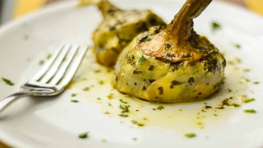 Carciofi alla romana: la ricetta originale da leccarsi i baffi!