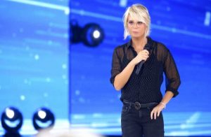 Amici-Maria-De-Filippi-i-fan-scatenano-una-polemica-Altranotizia