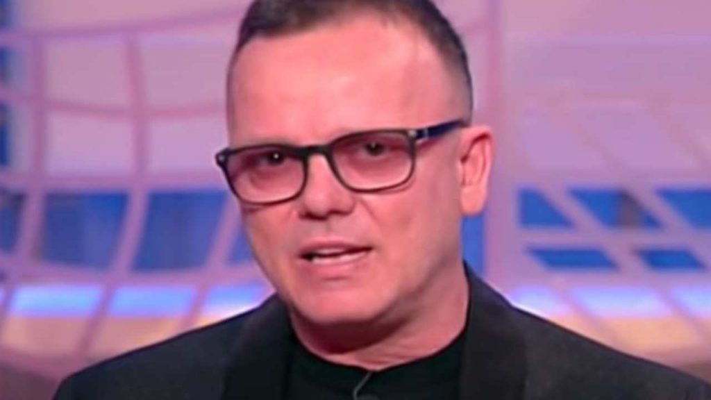 Gigi D’Alessio e la confessione sul figlio: “E’ da settembre che non…”