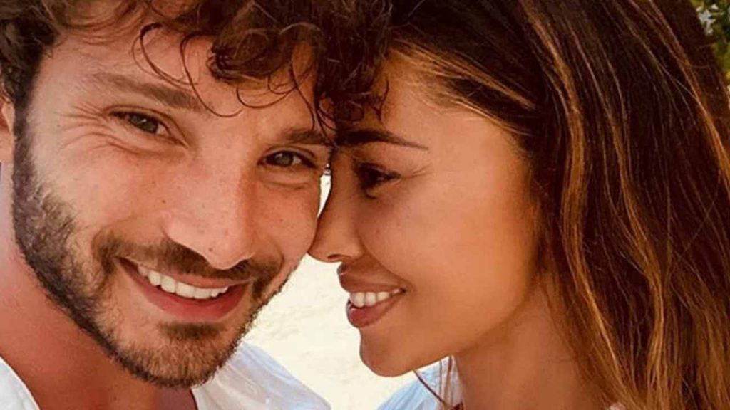 Stefano De Martino, non poteva chiedere di meglio: così ha concluso la serata con lei