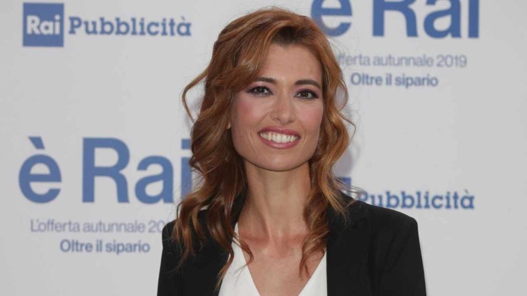 Carlotta Mantovan, baci a non finire sui social: la nuova vita dopo Frizzi