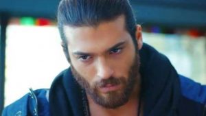 Can-Yaman-furia-indiscrezione-Altranotizia