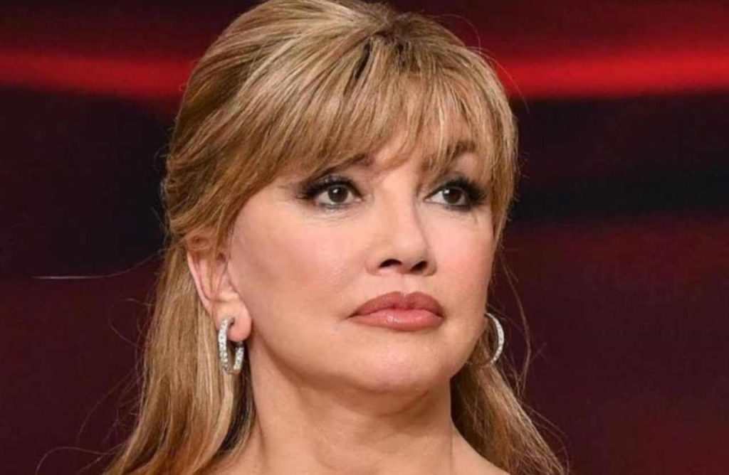 Milly Carlucci, ‘tradita’ senza pietà: dopo Raimondo anche lui la lascia