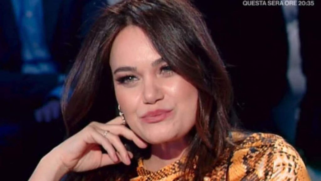 Romina Carrisi, scatena il gossip: foto ammiccante proprio con lui (che però è sposato)