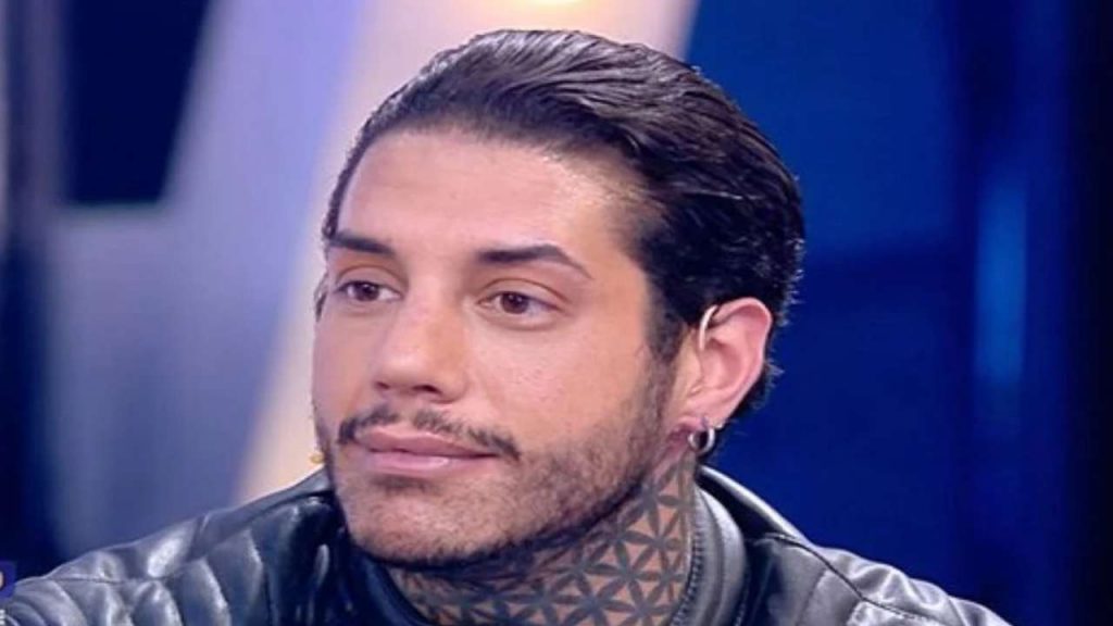 Francesco Chiofalo, dopo il trapianto di barba anche questo: ecco cosa si è rifatto