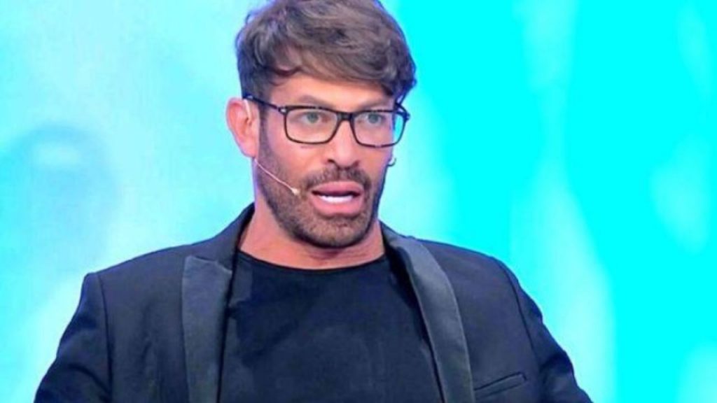 Gianni Sperti, pazzo per la ballerina di Amici: il commento scatena i fan