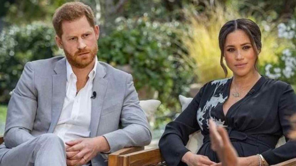 Harry e Meghan, la vendetta è spietata: sarà un dolore per la Regina