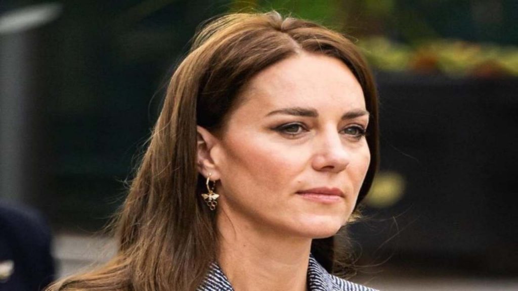 Si vergogna di lui:  Kate Middleton ha un problema con suo figlio