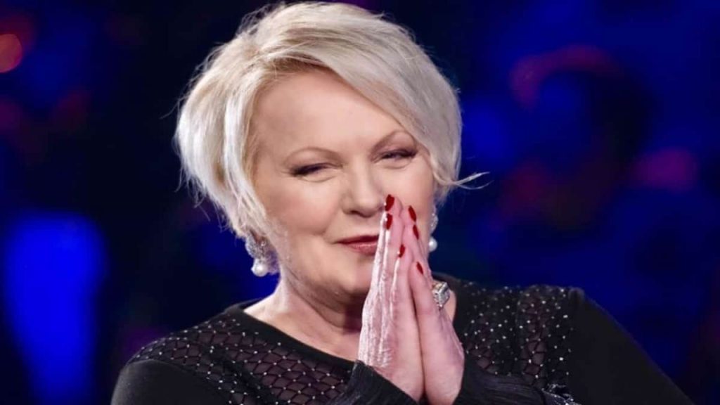 Katia Ricciarelli, l’ha confessato dentro la casa del Gf Vip: “abbiamo avuto una notte di passione”