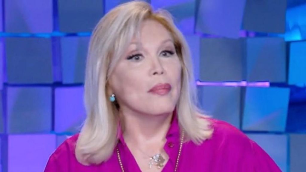 Amanda Lear, la confessione senza filtri: “Ho rimorchiato dei…”