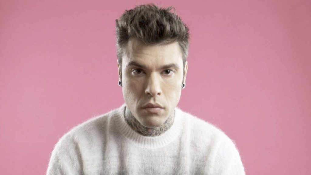 Delusione per Fedez, il suo amico è già stato tradito: ecco cosa è successo