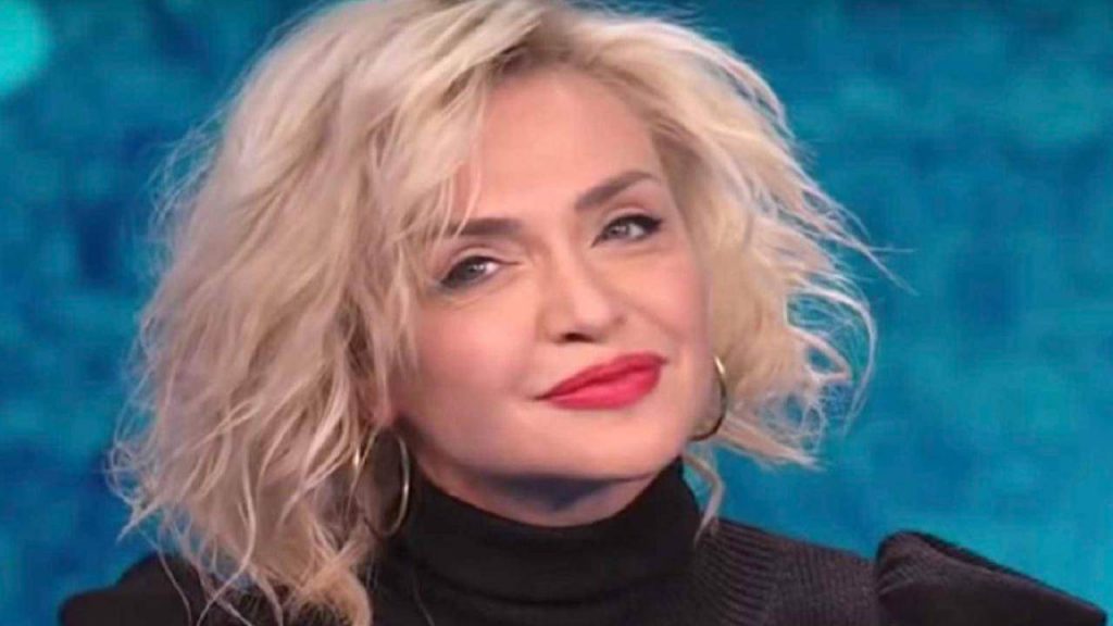 Paola Barale, senza vergogna ammette tutto: “Non sarò mai ricca perchè…”